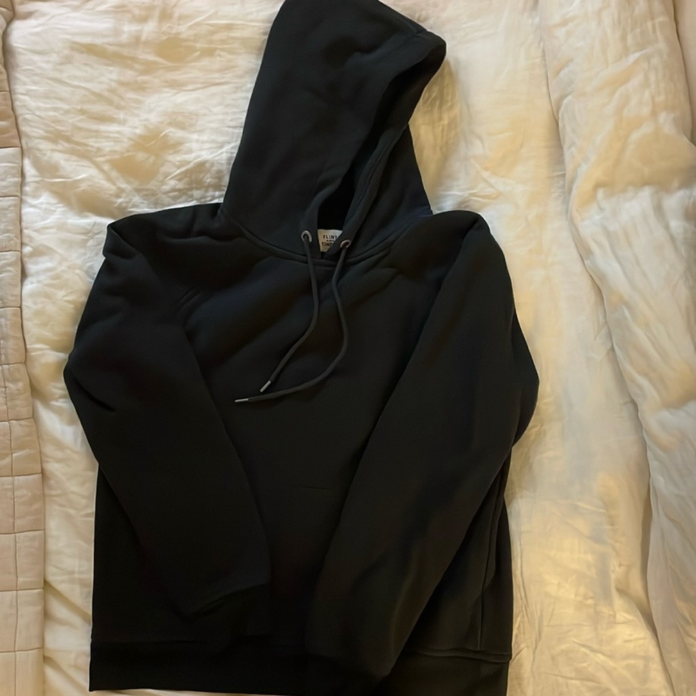 FLINT AND TINDER
10-Year Pullover Hoodie